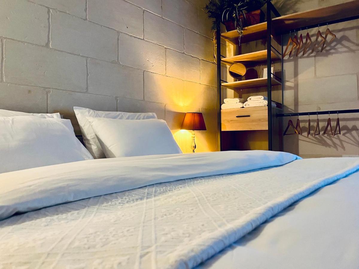 Ta Pinu Guesthouse Gharb  Bagian luar foto