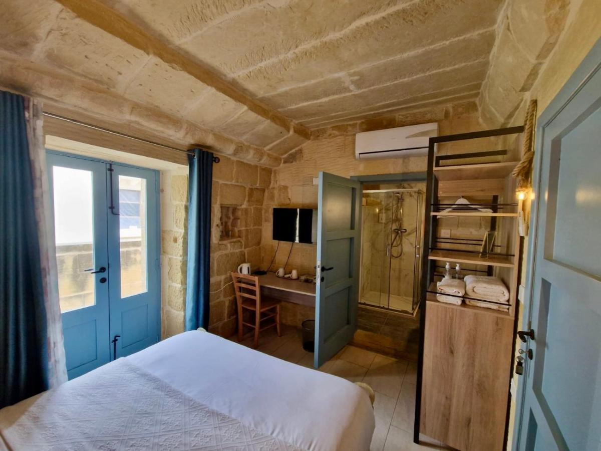 Ta Pinu Guesthouse Gharb  Bagian luar foto