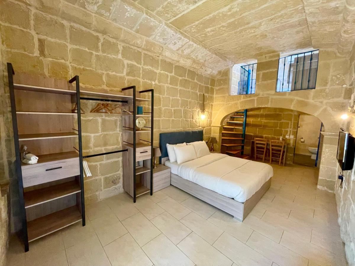 Ta Pinu Guesthouse Gharb  Bagian luar foto