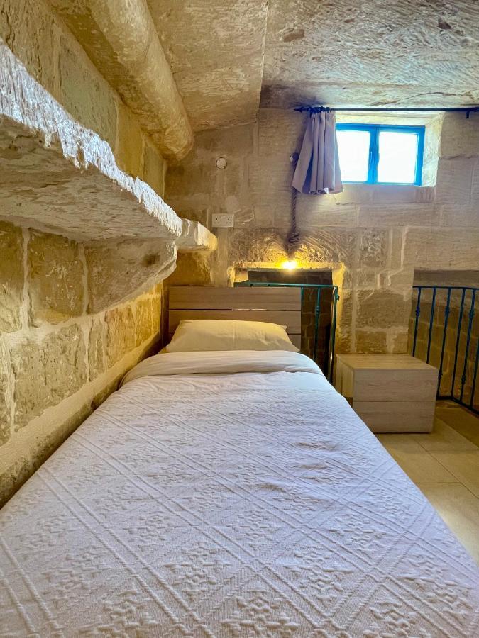 Ta Pinu Guesthouse Gharb  Bagian luar foto