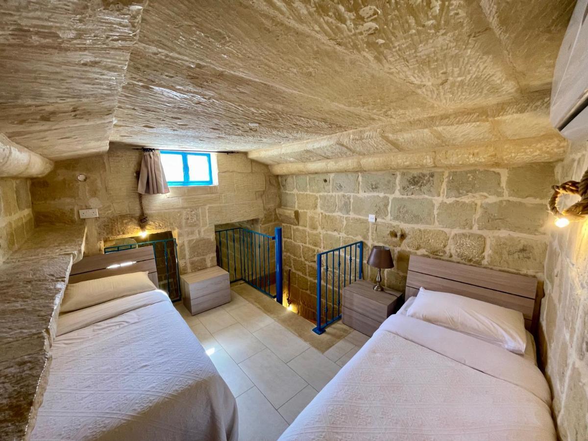 Ta Pinu Guesthouse Gharb  Bagian luar foto