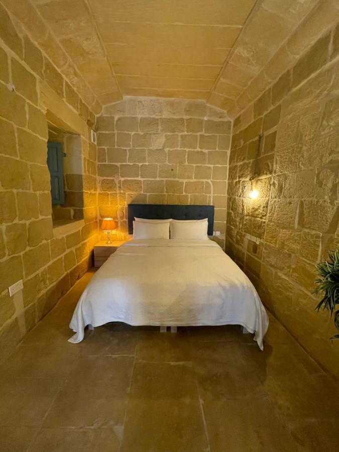 Ta Pinu Guesthouse Gharb  Bagian luar foto