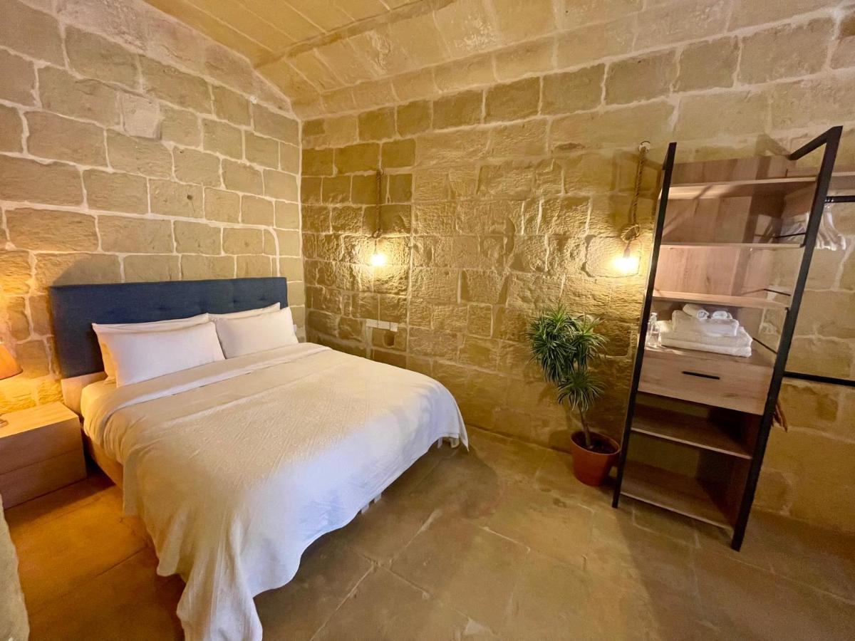 Ta Pinu Guesthouse Gharb  Bagian luar foto