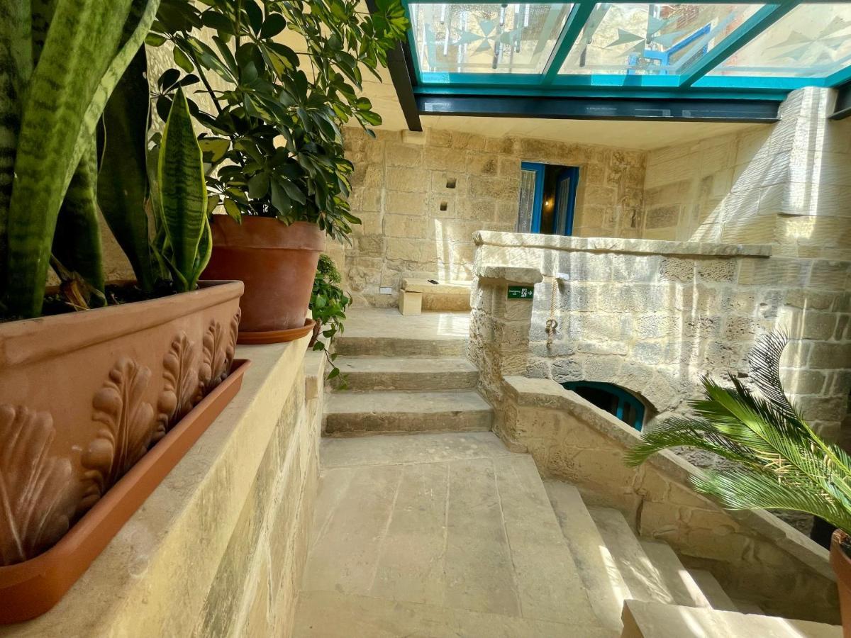 Ta Pinu Guesthouse Gharb  Bagian luar foto