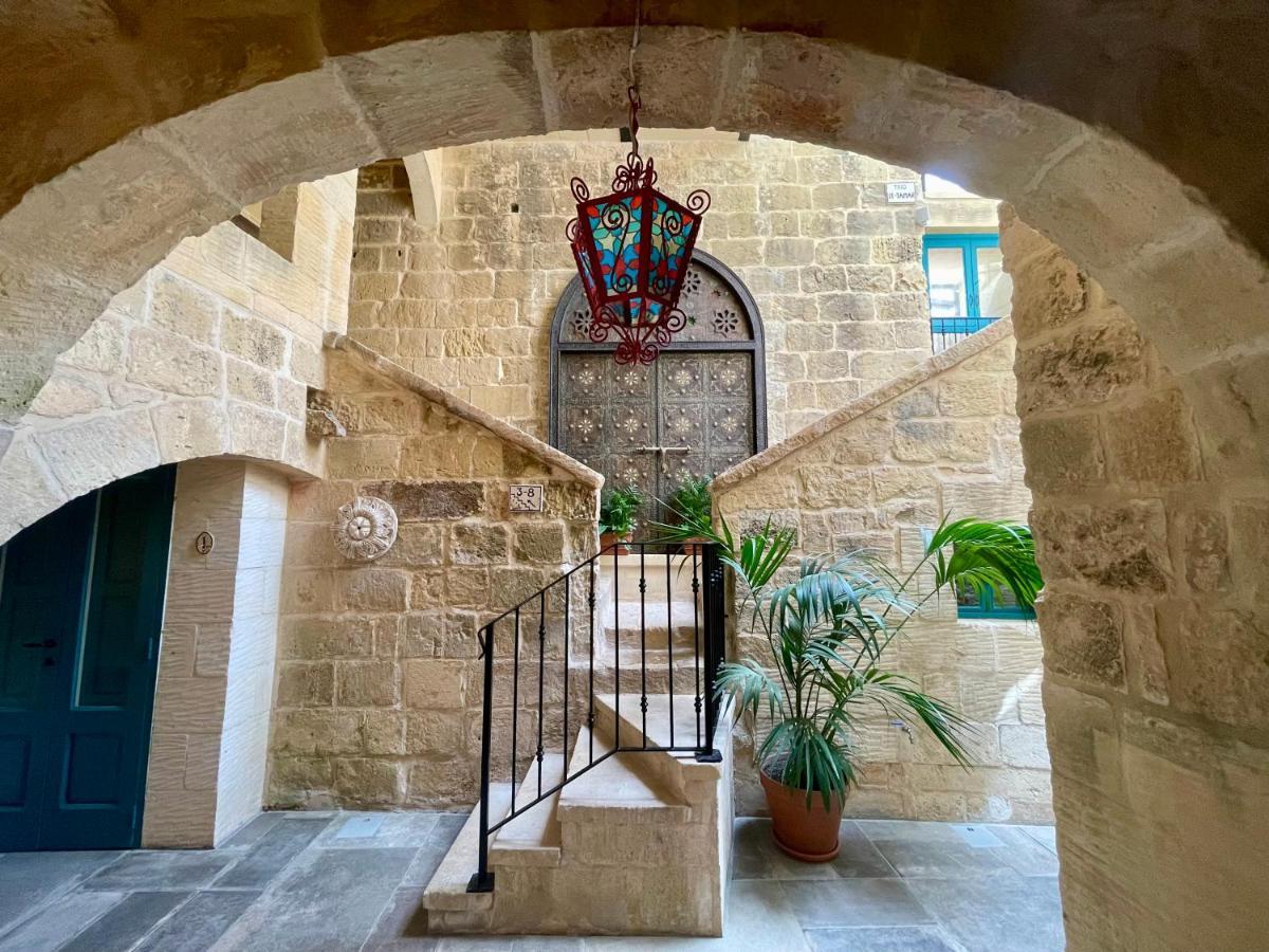 Ta Pinu Guesthouse Gharb  Bagian luar foto