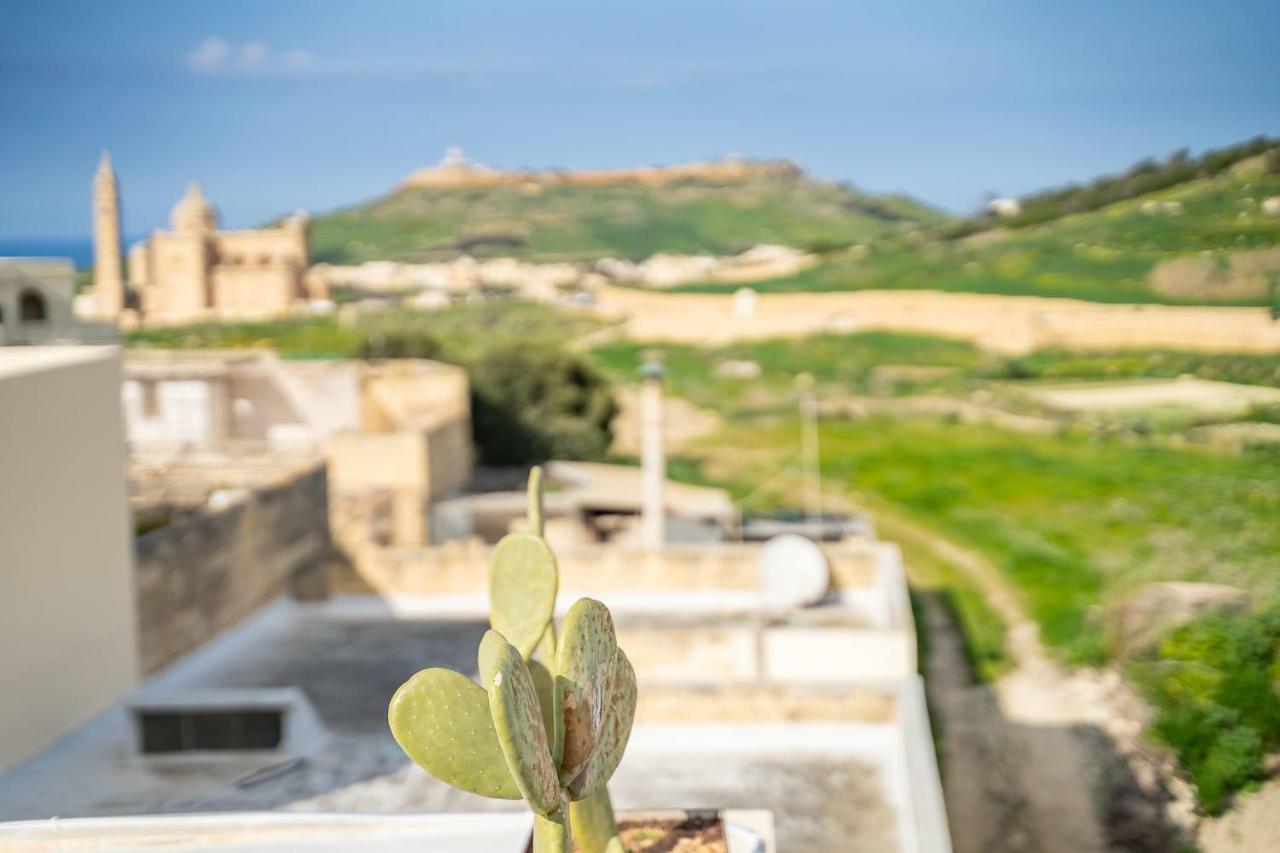 Ta Pinu Guesthouse Gharb  Bagian luar foto