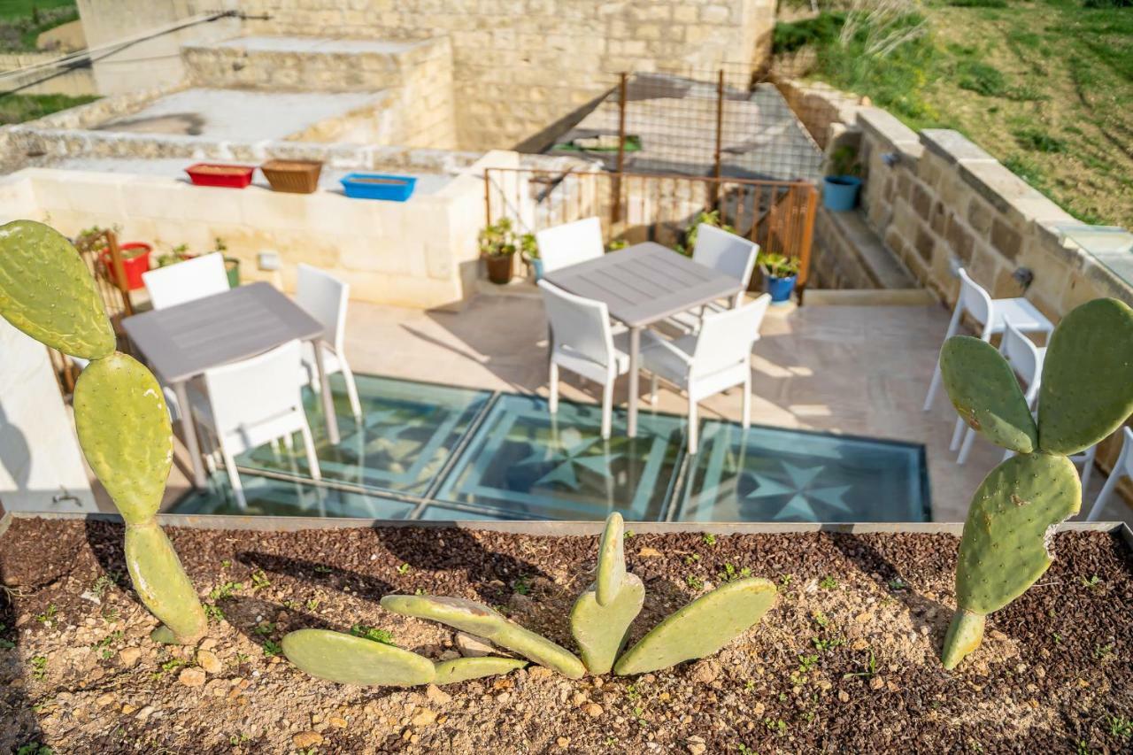 Ta Pinu Guesthouse Gharb  Bagian luar foto