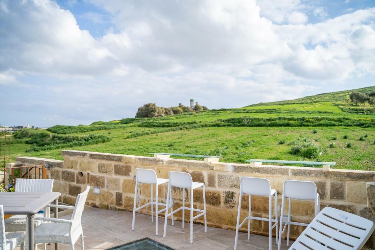 Ta Pinu Guesthouse Gharb  Bagian luar foto